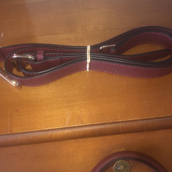 NWOT GORGEOUS burgundy handbag!!! - Picture 6 of 6